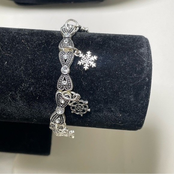 Silver Snowflake Stretch Charm Bracelet - Picture 6 of 7